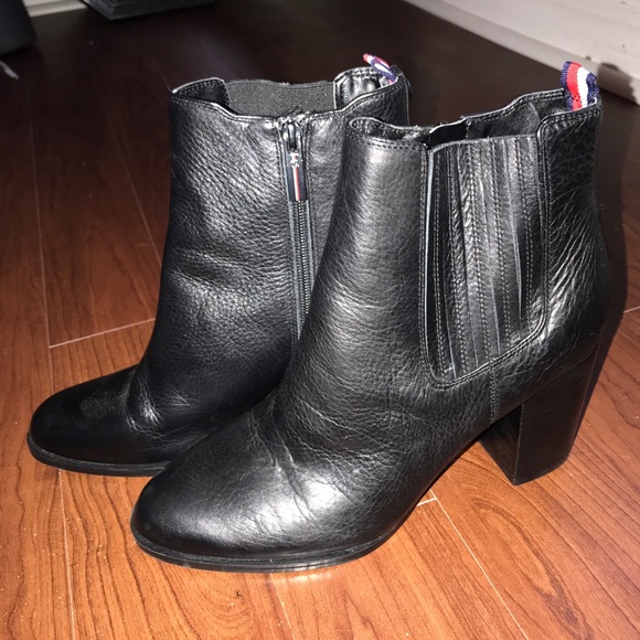 Tommy Hilfiger Booties - Picture 2 of 8